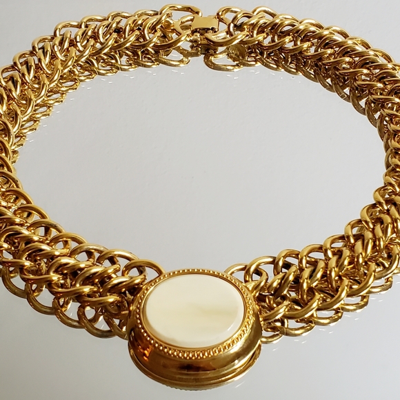 Rare! Chunky Vintage Monet Chain Link Choker with Ivory Center Stone - Picture 3 of 16